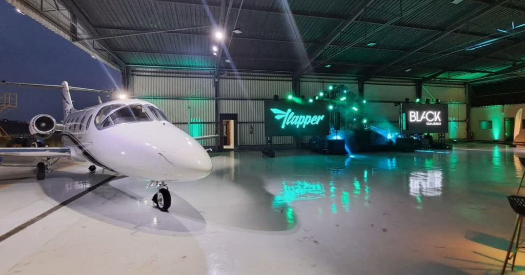 Jato no hangar da Black Aviação no Aeroporto da Pampulha em Belo Horizonte, Minas Gerais.