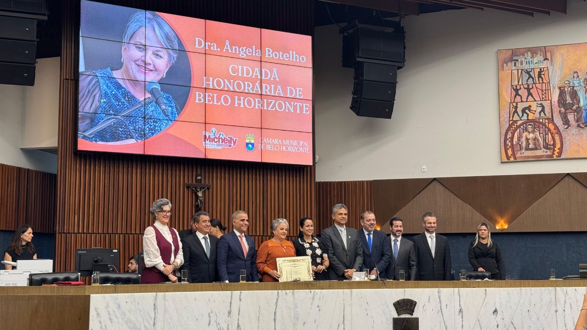 Ângela Botelho, presidente da CAA-MG, recebe o título de Cidadania Honorária de Belo Horizonte