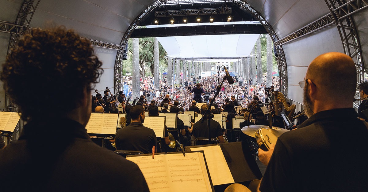 Orquestra Filarmônica celebra Dia dos Pais com concerto na praça
