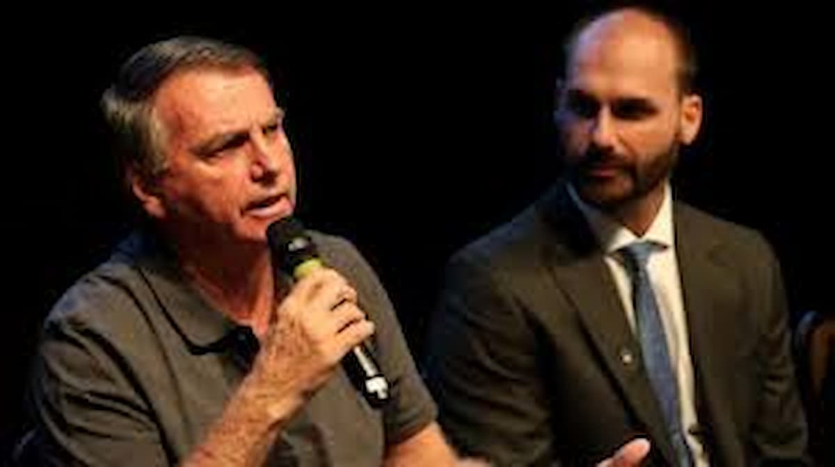 PF indicia Bolsonaro e Eduardo por coação e impõe restrições a Malafaia