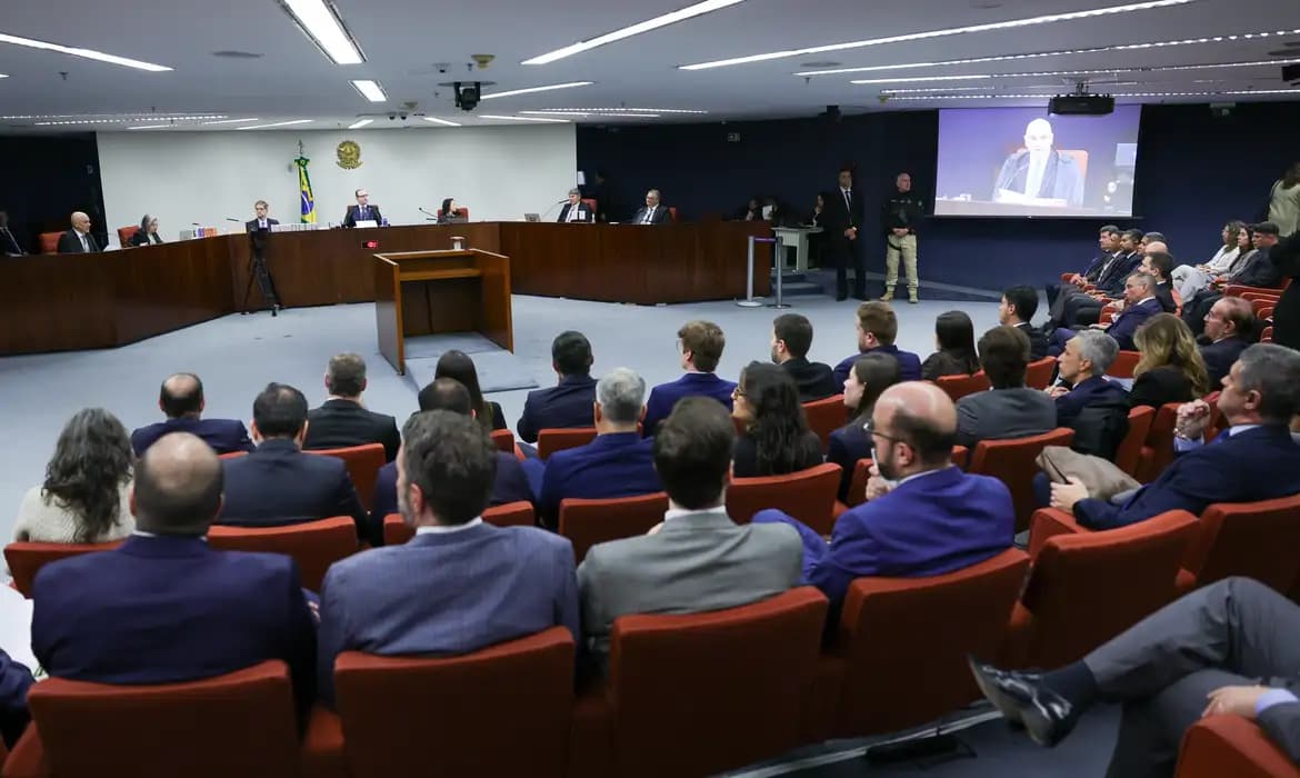 STF retoma julgamento sobre trama golpista com sustentações orais de defesas