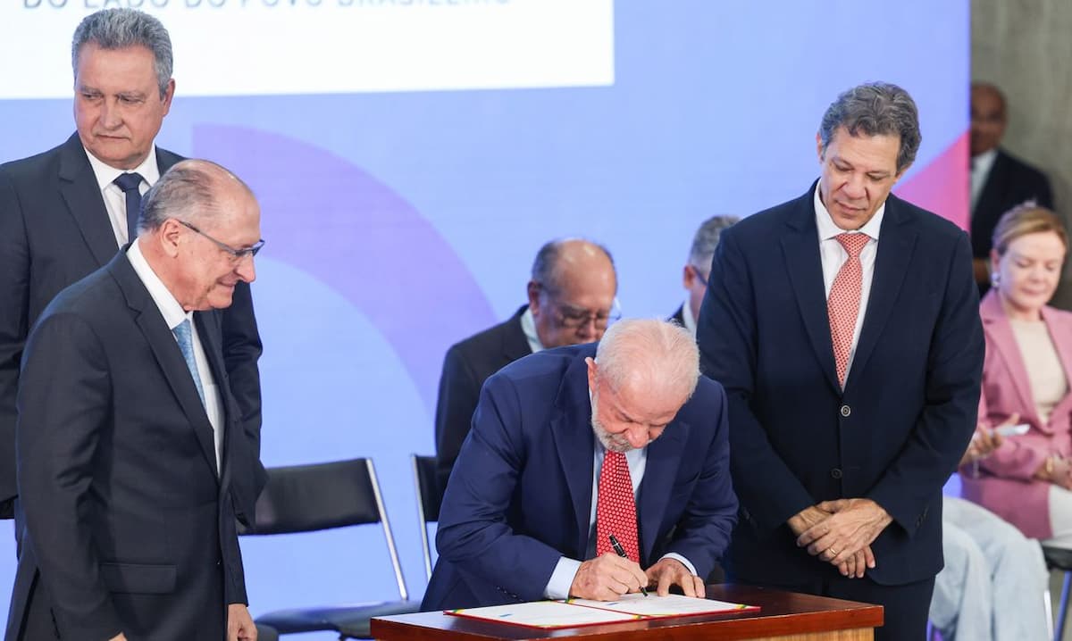 Lula envia à Câmara projeto para regulação econômica de big techs