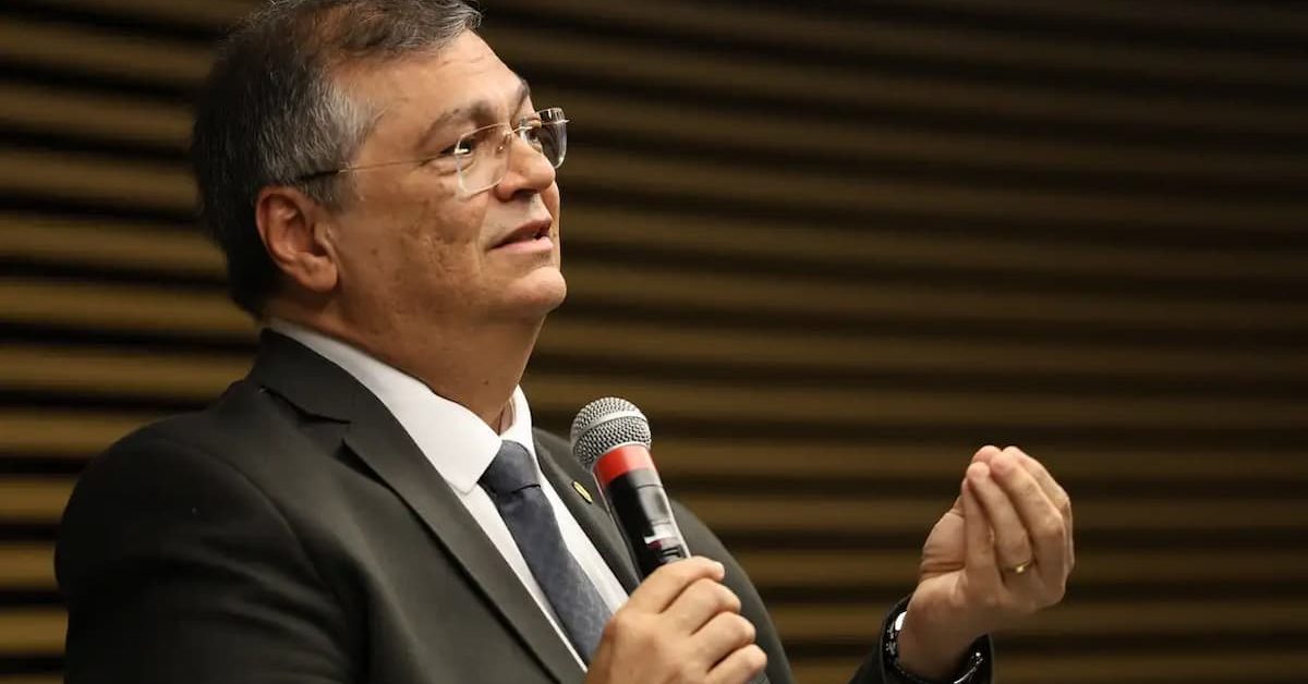 Dino marca sessão da 1ª turma para analisar prisão de Bolsonaro para a segunda-feira, 24