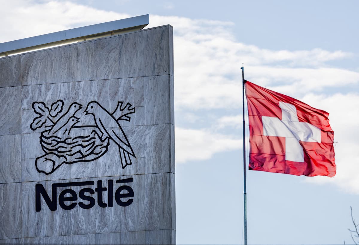 Presidente do conselho da Nestlé deixará cargo após demissão de presidente-executivo