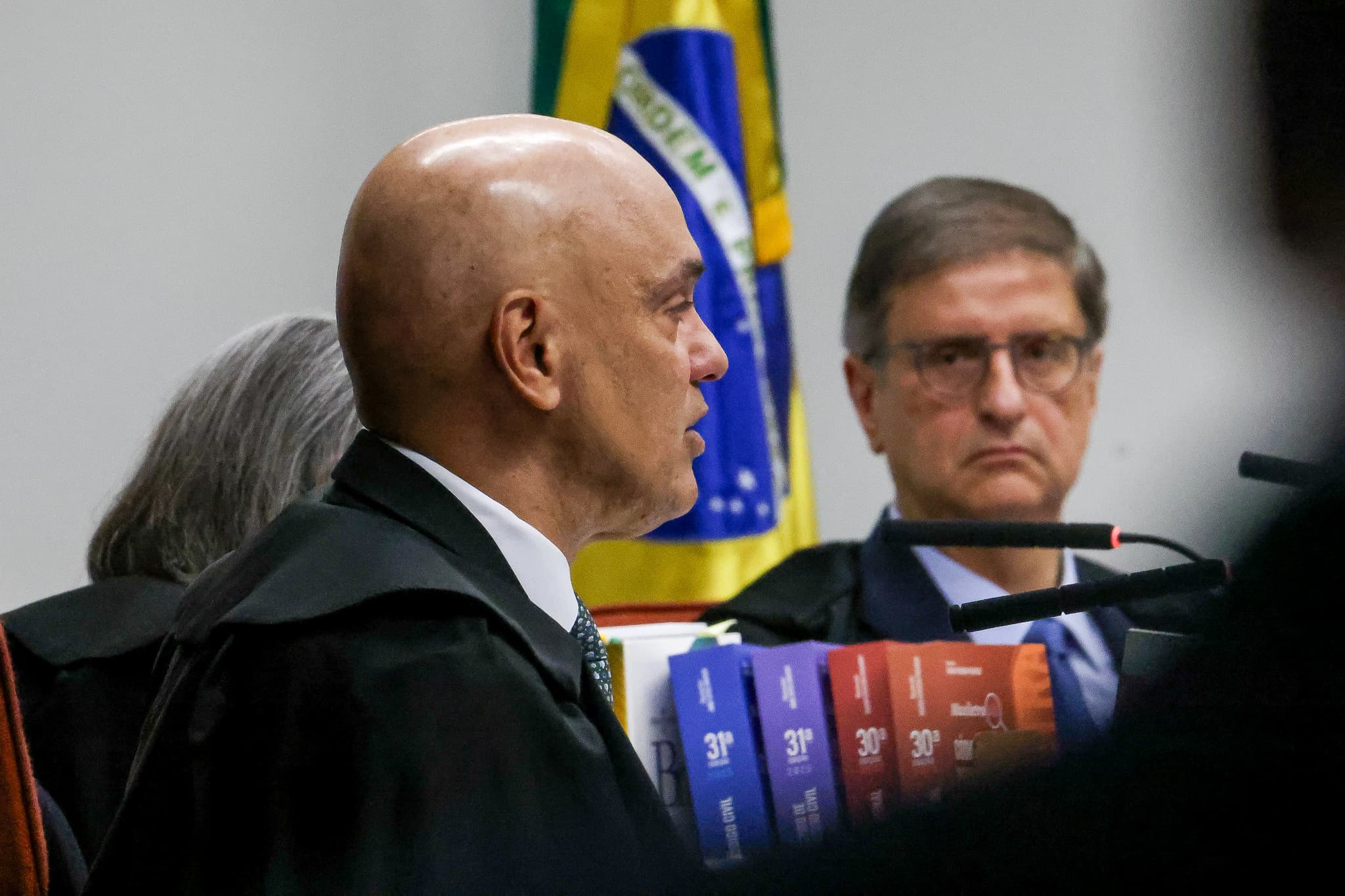 Julgamento de Bolsonaro começa com a acusação de mais sete réus