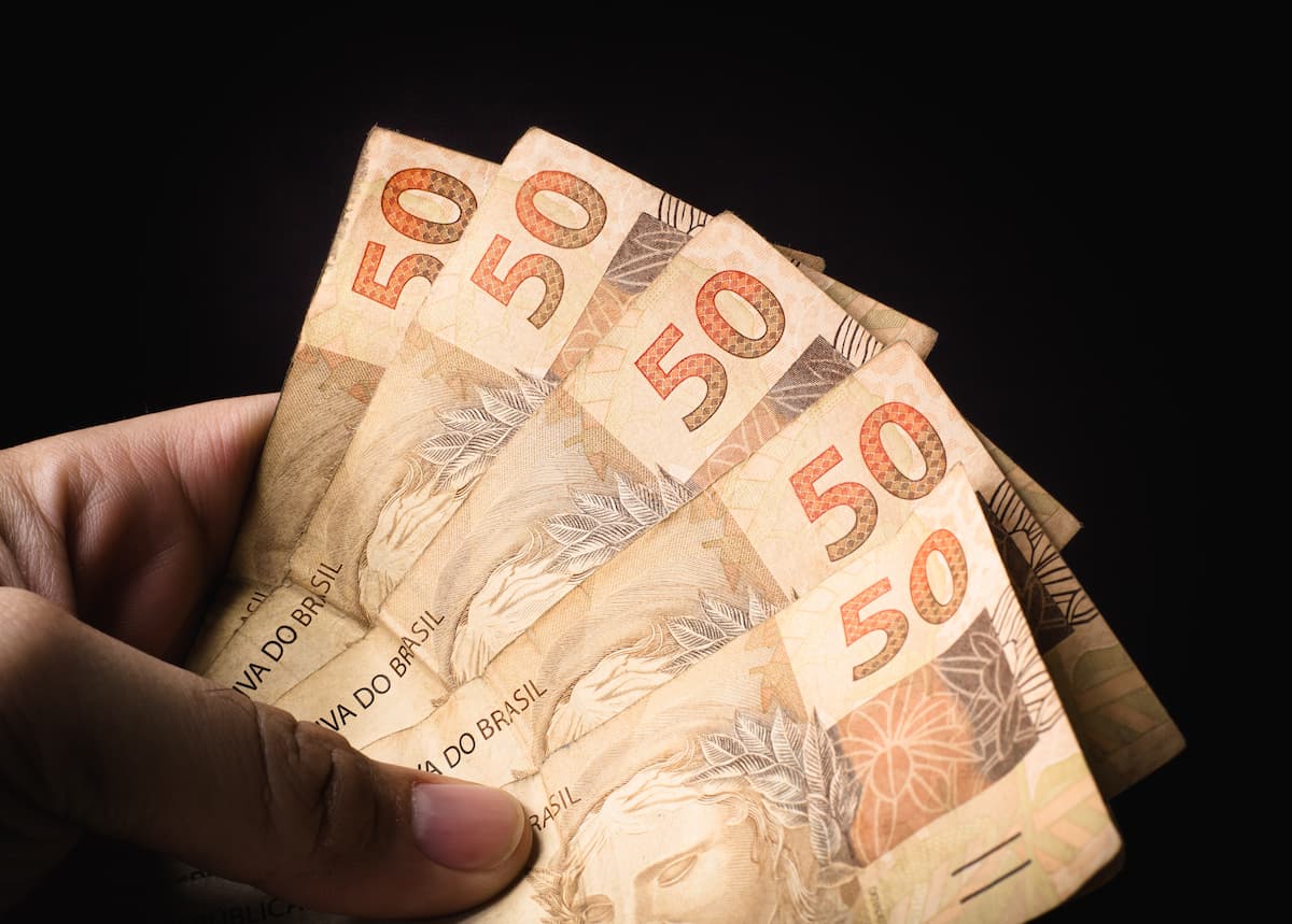 Salários de entrada têm que ser 50% do salário de saída, diz relator da reforma administrativa