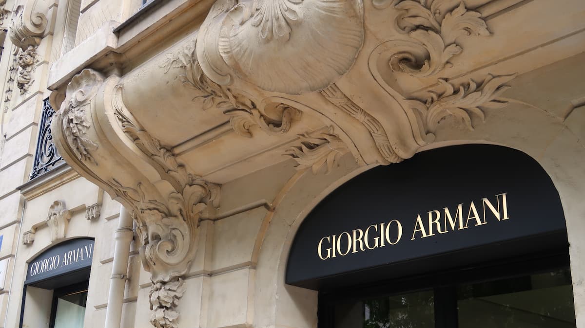 O que acontece com a grife Armani depois da morte de Giorgio Armani?