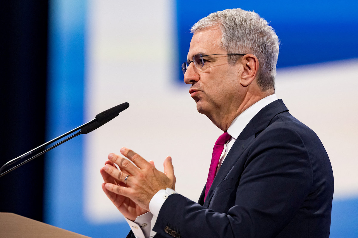 O presidente-executivo da Nestlé, Laurent Freixe, participa da Assembleia Geral Anual da Nestlé em Ecublens