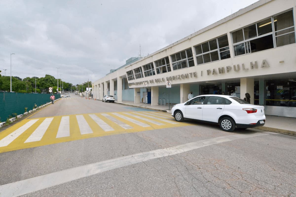 Greve de controladores de voo ameaça operações em aeroportos de Minas Gerais