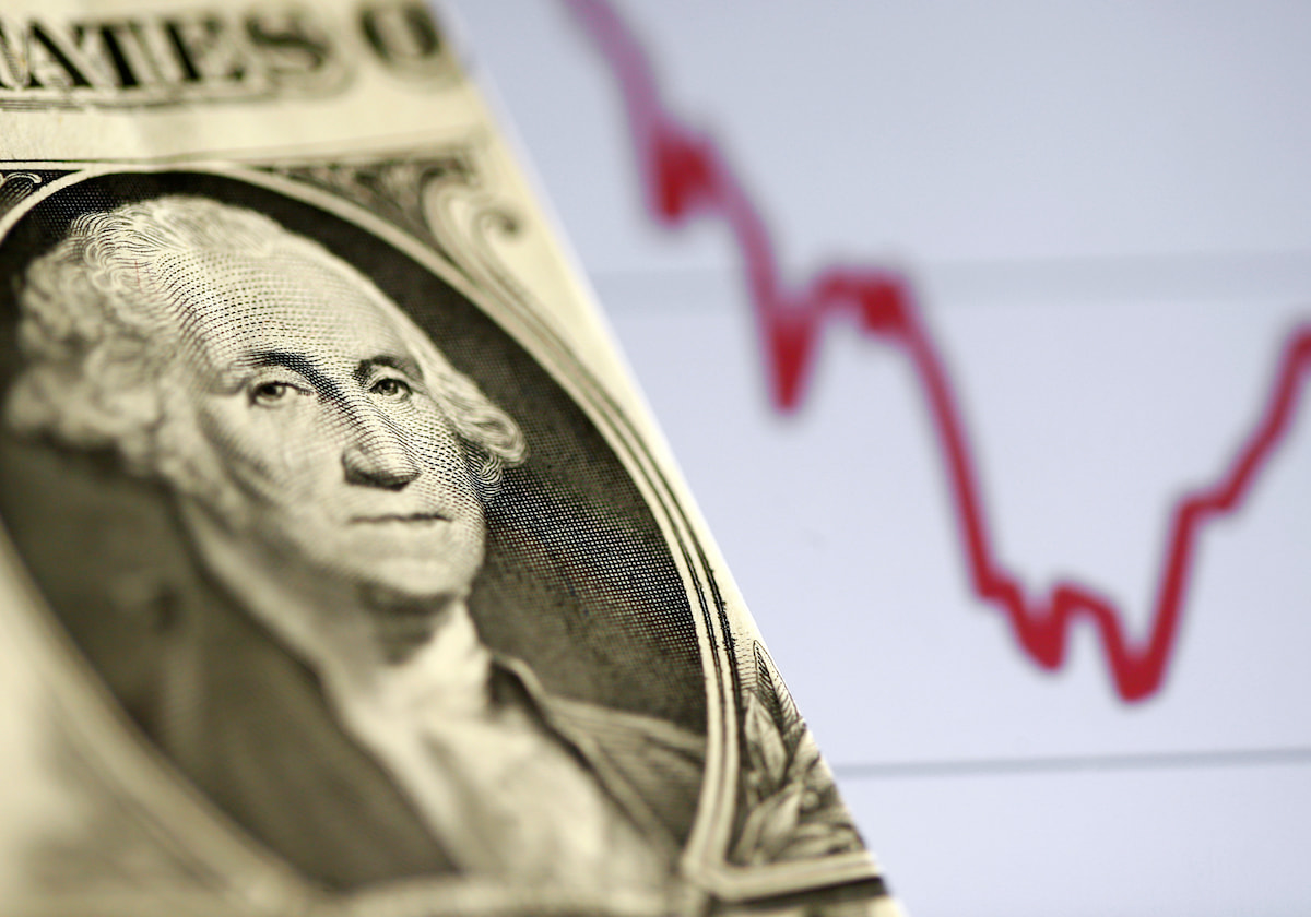 Dólar cai ante real após dados reforçarem perspectiva de corte de juros nos EUA