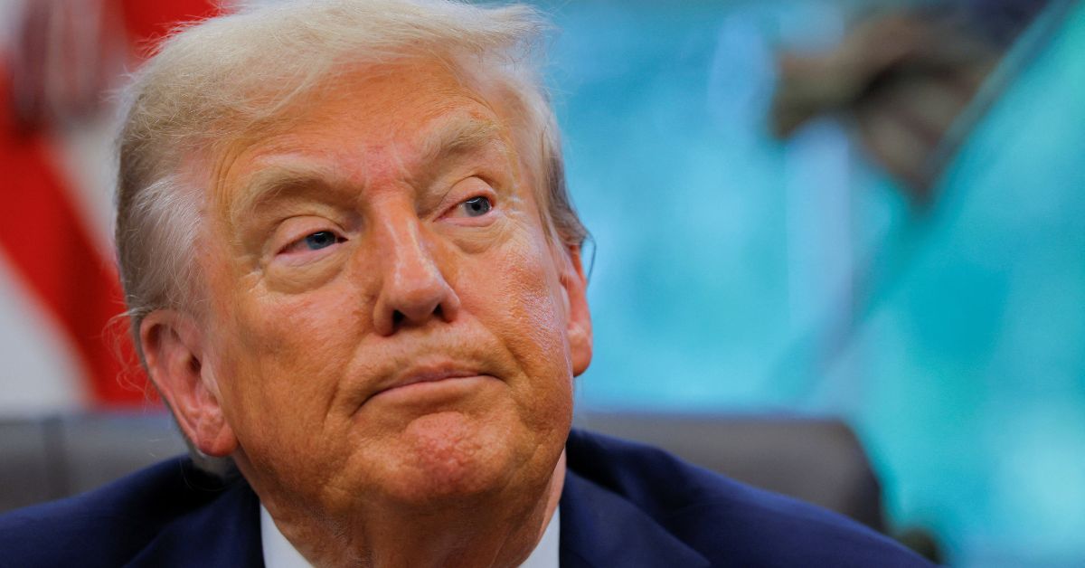 Trump avalia ataques contra cartéis na Venezuela, diz CNN