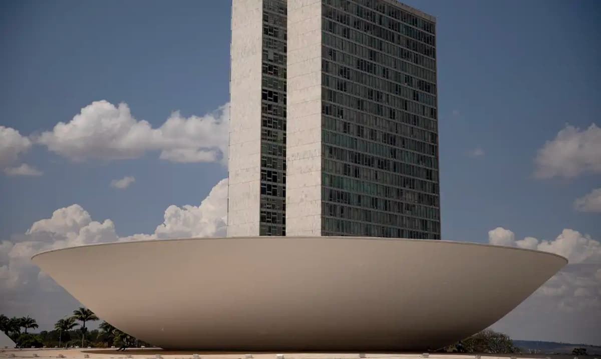 Senado aprova PEC que muda regras dos precatórios