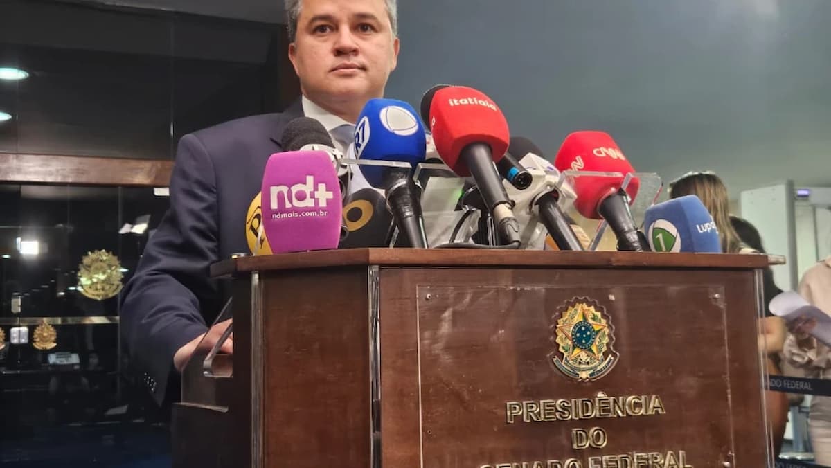 Senador Efraim Filho apresenta relatório sobre projeto do Código de Defesa do Contribuinte 