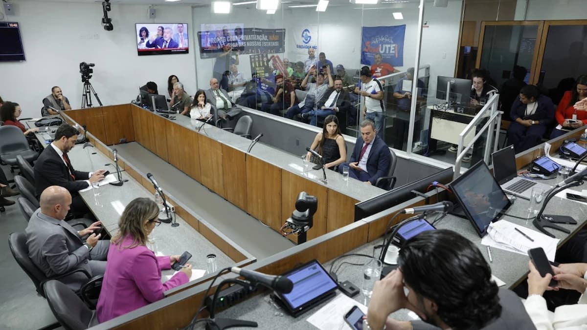 Sessão na Comissão de Constituição e Justiça (CCJ) na Assembleia Legislativa de Minas Gerais (ALMG)