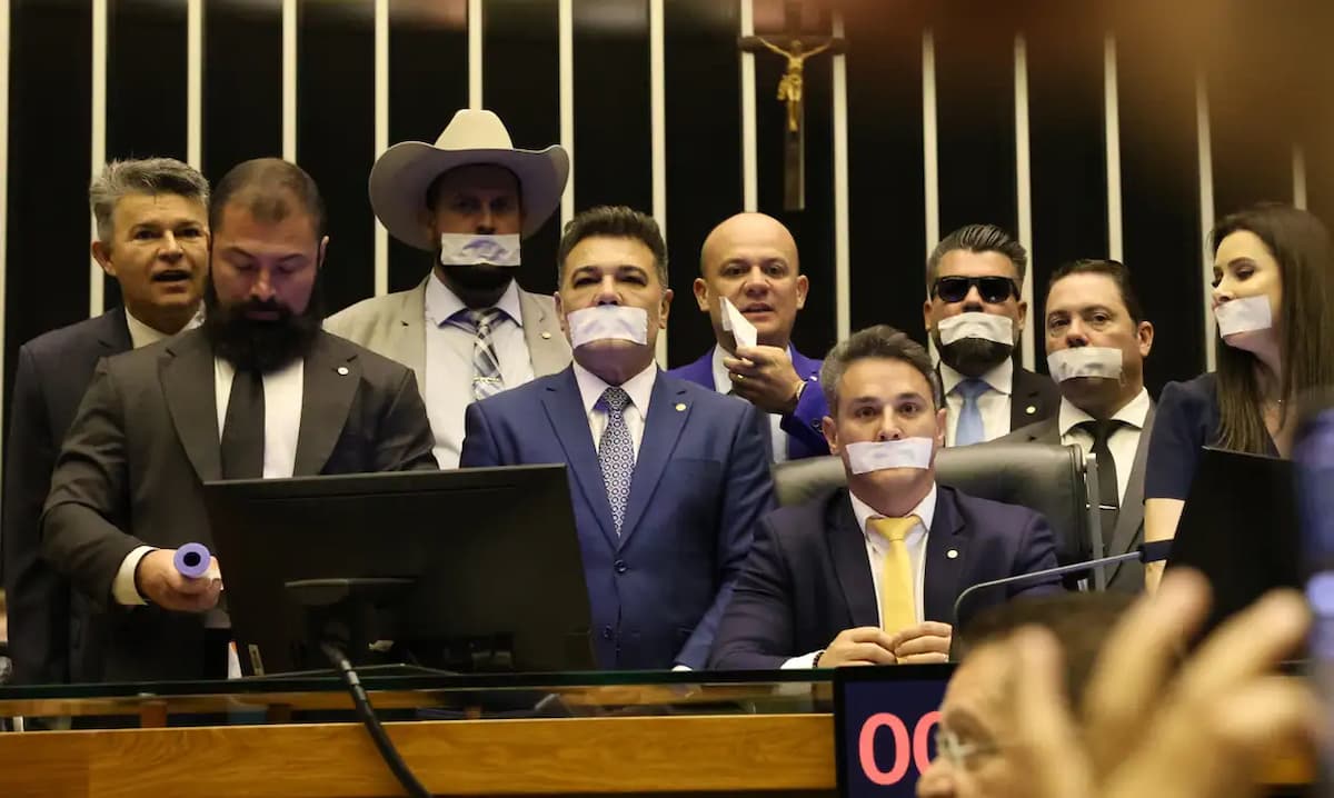Conselho de Ética abre processo contra deputados envolvidos em motim