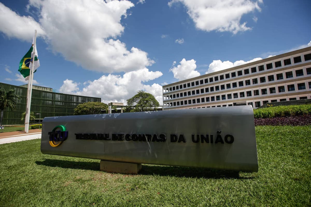 Ministro do TCU suspende decisão sobre meta fiscal, e governo evita trava imediata de R$ 30 bi