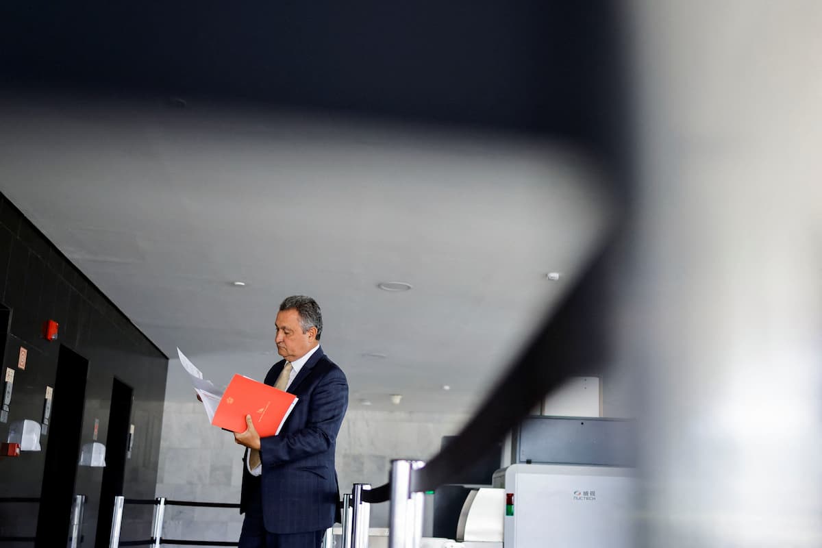 Rui Costa descarta tarifa zero no transporte público para 2025 e 2026