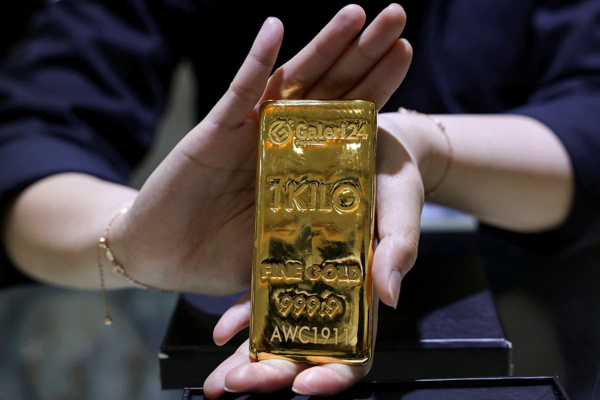 Ouro supera US$ 4.100 pela 1ª vez com tensão comercial e otimismo sobre corte de juros