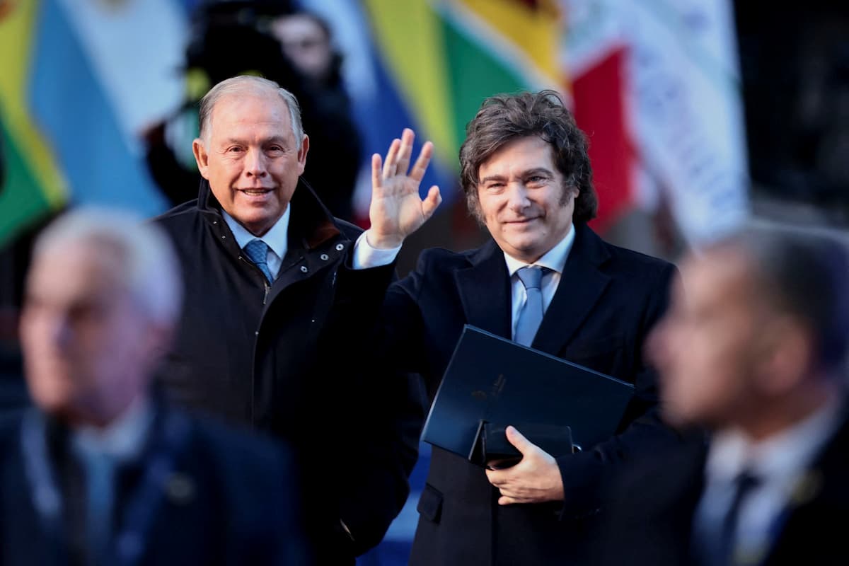 Presidente da Argentina, Javier Milei, ao lado do então ministro das Relações Exteriores do país, Gerardo Werthein, em Buenos Aires