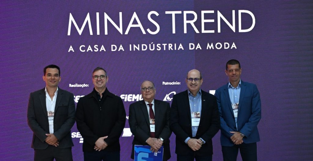 Rafael Paes, presidente da Associação Mineira das Empresas de Moda (Amem); Rogério Vasconcellos, presidente do Sindvest-MG; Carlos Mário de Moraes, presidente em exercício da Fiemg; Afonso Rocha, diretor superintendente do Sebrae Minas; Murilo de Paula Graciano, presidente do Sindijoias