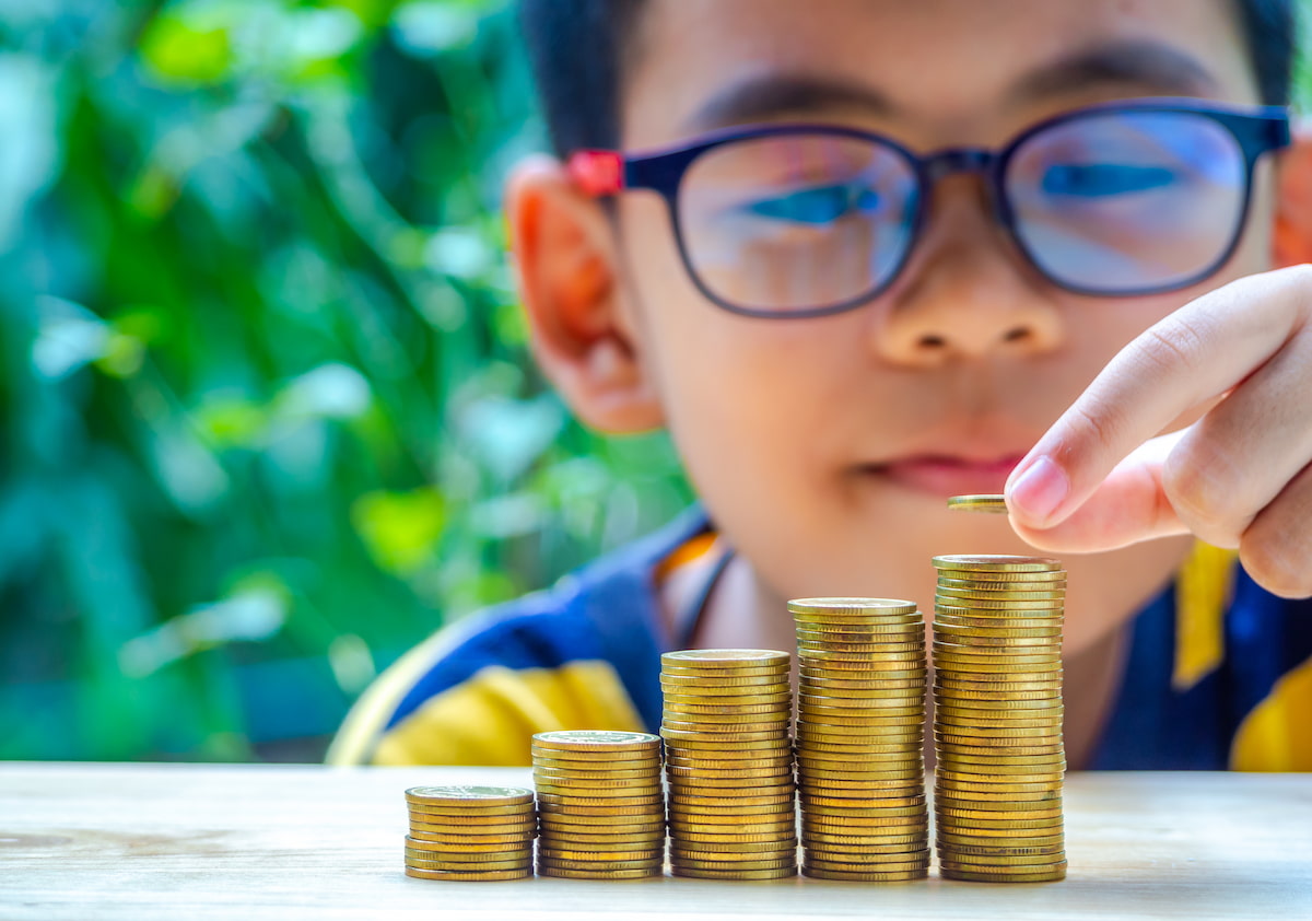 Dia das Crianças: educação financeira também é um presente; economista dá dicas por idade