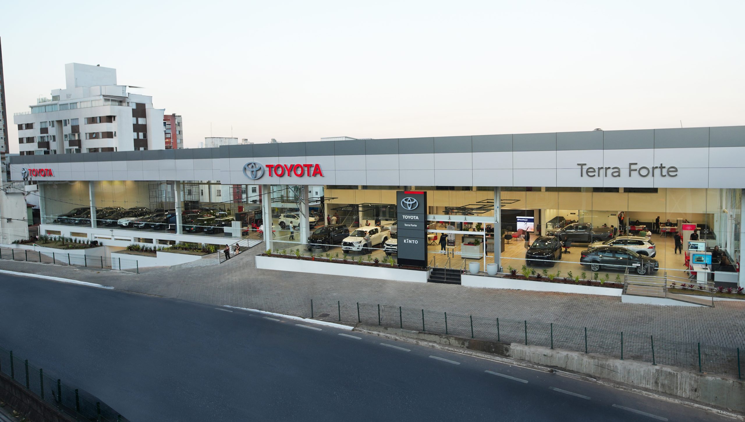 Com investimento de R$ 30 mi, concessionária Terra Forte Toyota abre novas lojas em BH e Nova Lima