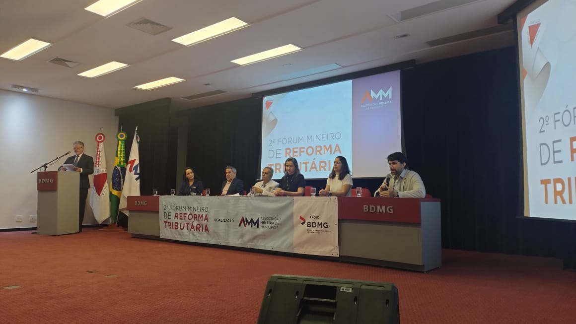 Prefeitos mineiros debatem efeitos da reforma tributária em evento realizado pela AMM