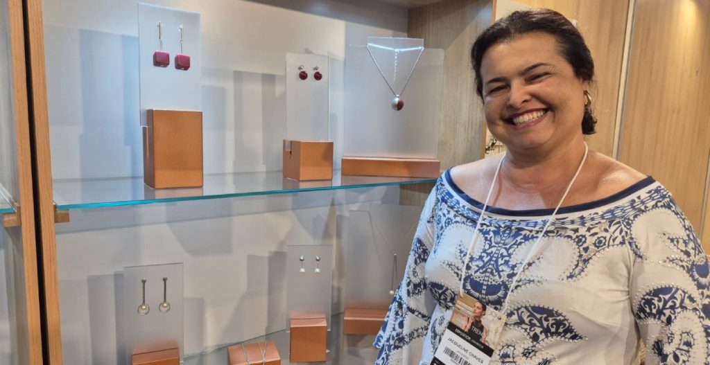 Jaqueline Chaves, dona da marca de joias, JacDesign