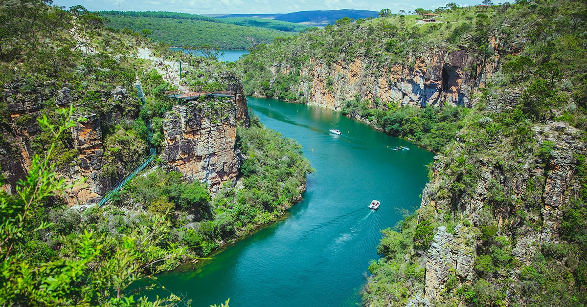 Travessia de Furnas revela o Mar de Minas para turistas