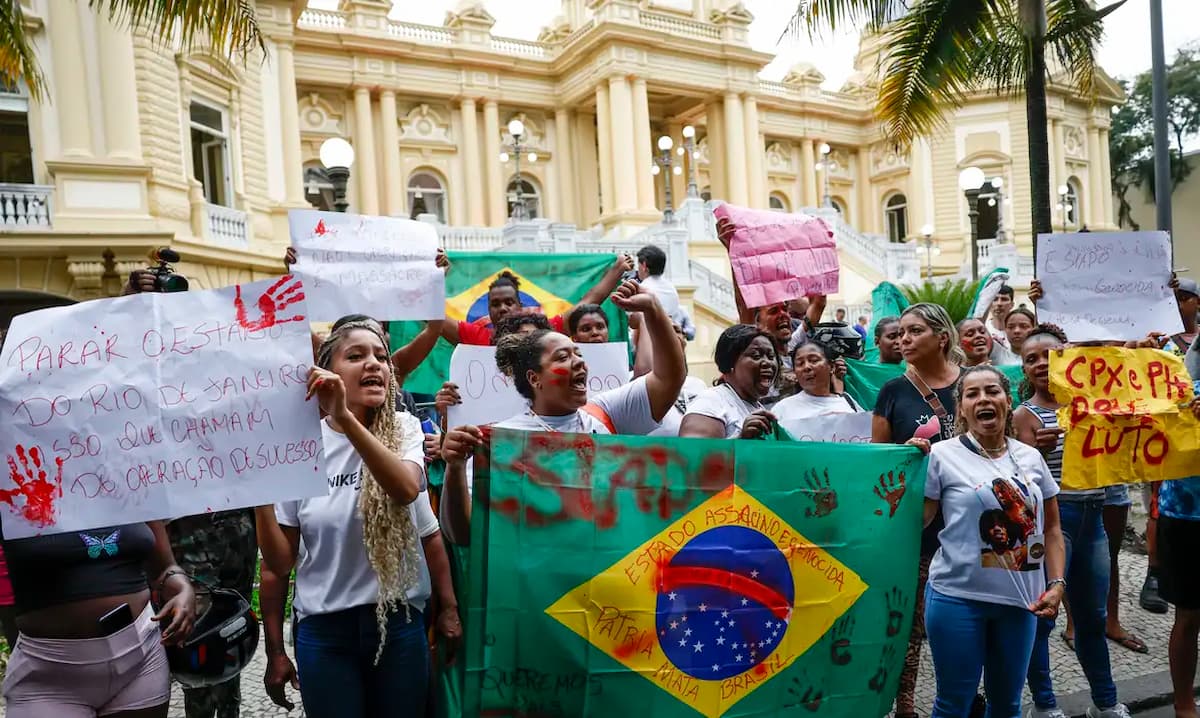 Protesto contra Operação Contenção realizado no Rio de Janeiro, pela polícia Civil e Militar do Rio de Janeiro para combater o Comando Vermelho nos complexos do Alemão e da Penha