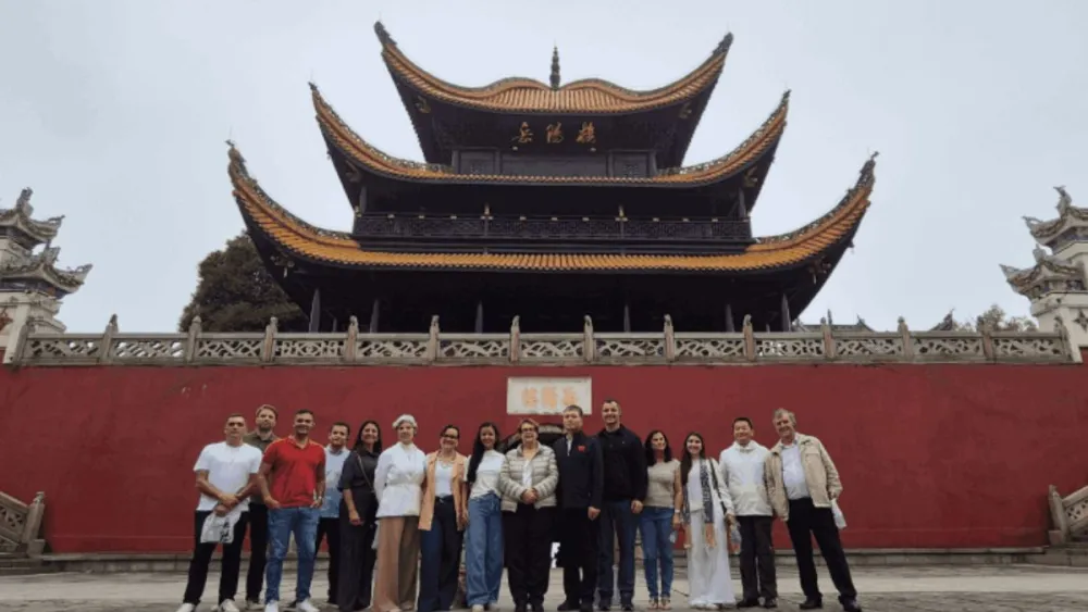 Prefeita Margarida Salomão apresenta balanço de missão à China