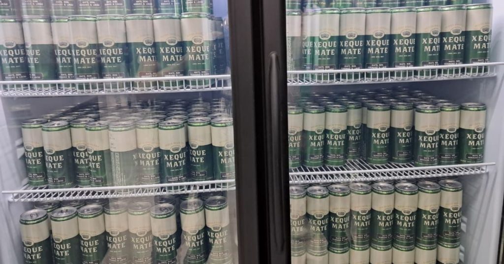 Drinques Prontos da Xeque Mate expostos na Superminas 2025.