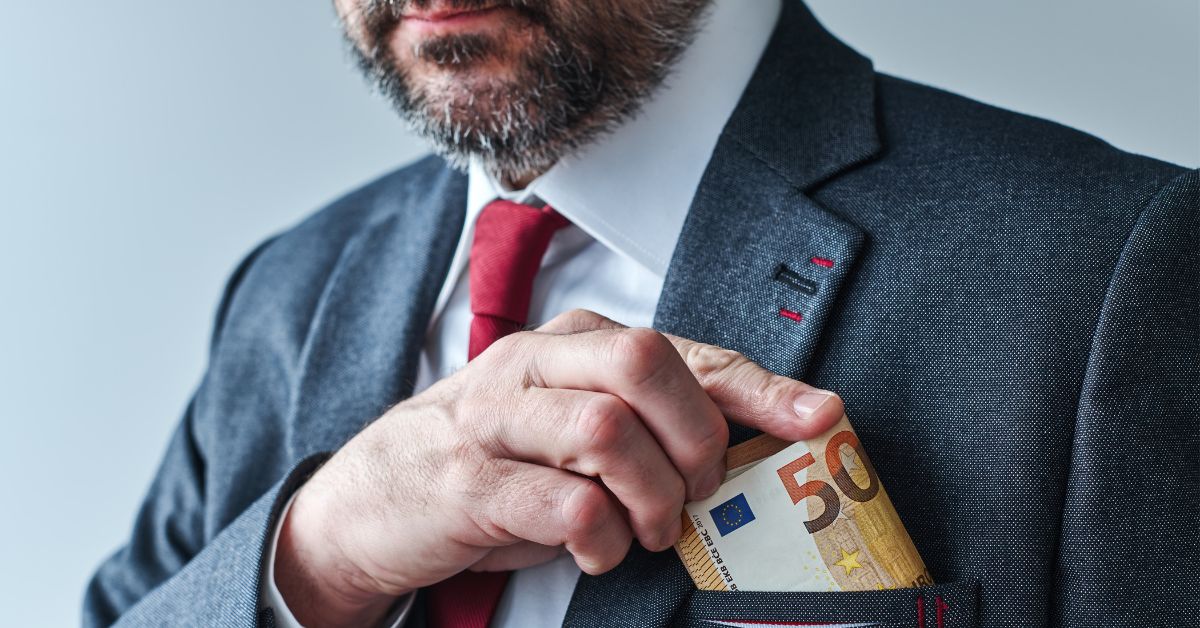 Conheça o perfil global do fraudador corporativo; homens são maioria