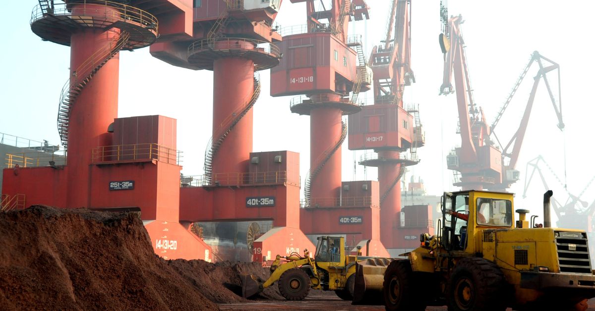 Pequim culpa EUA por aumentar tensões comerciais e defende restrições às terras raras