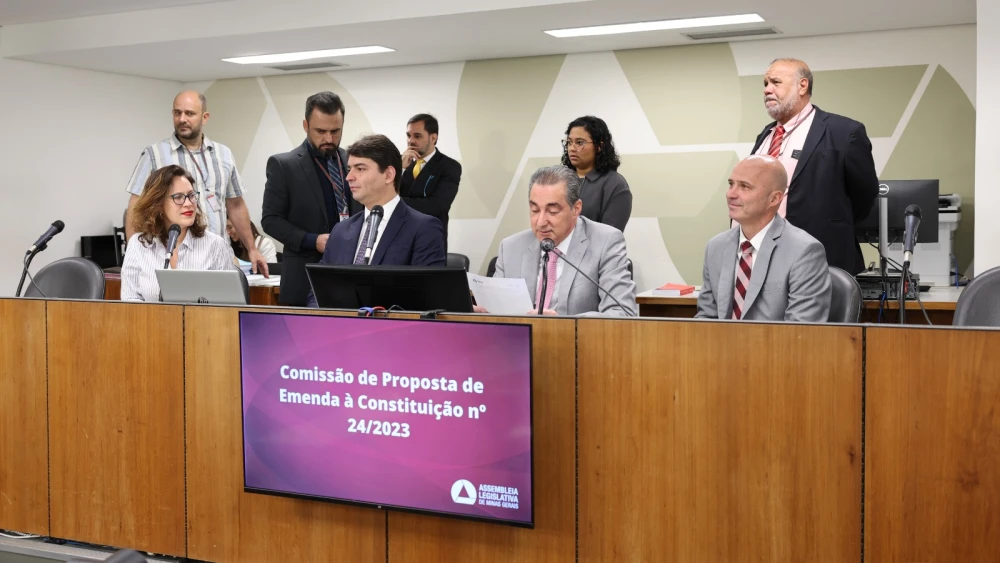 Após obstrução, reunião sobre fim do referendo para venda da Copasa é interrompida