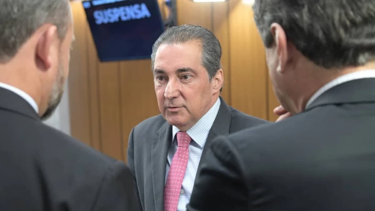 Horas depois de incluir, base de Zema volta atrás e retira Gasmig da PEC do Referendo da Copasa