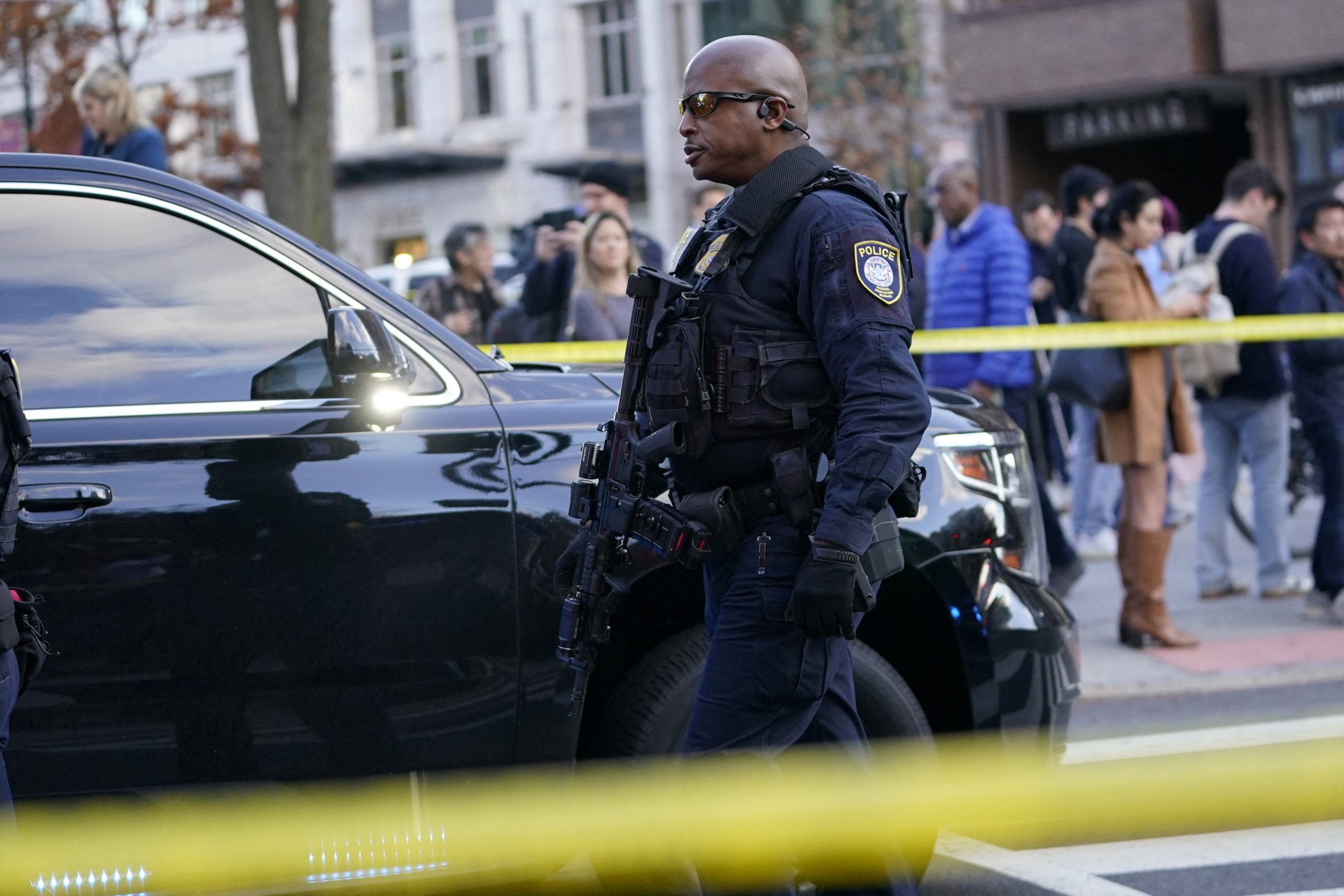 Dois membros da Guarda Nacional são baleados perto da Casa Branca, com Trump na Flórida