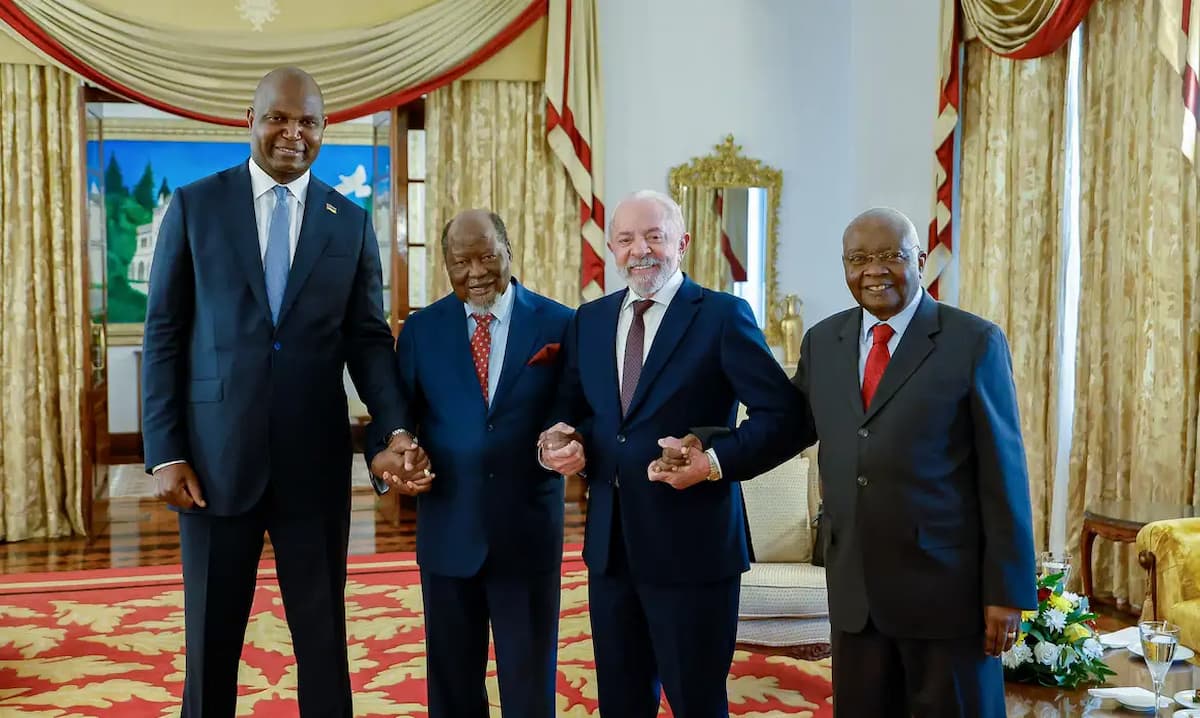 Lula assina acordos de cooperação entre Brasil e Moçambique