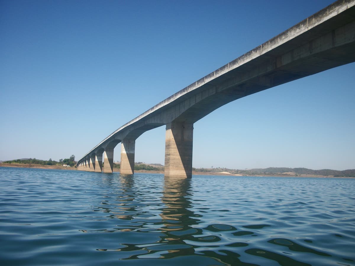 Minas Gerais e Goiás firmam termo de cooperação para integração viária entre os dois estados