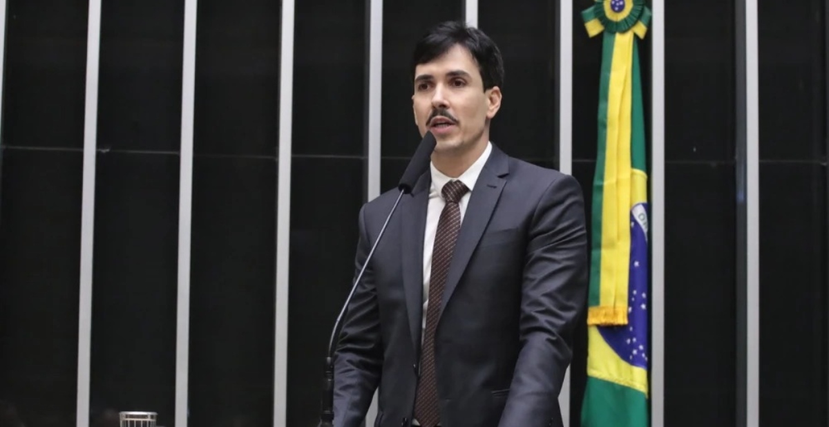 Fraude no INSS: deputado mineiro é alvo de operação da PF
