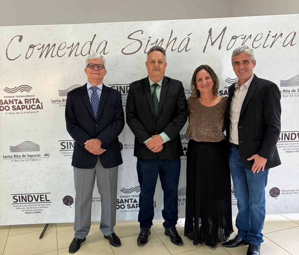 Vale da Eletrônica homenageia o Diário do Comércio com a Comenda Sinhá Moreira