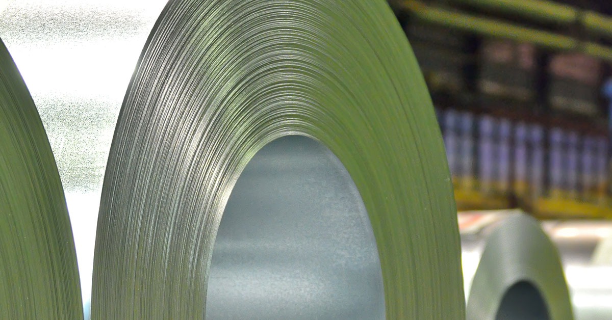 Importações de aço recuam em outubro, a terceira queda seguida na comparação anual