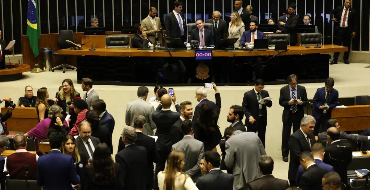 Hugo Motta adia votação de PL Antifacção próxima para terça-feira (18)