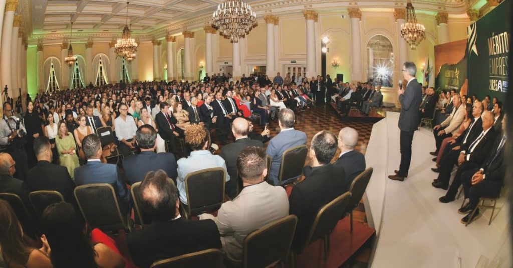 Romeu Zema no 27º Congresso da Federaminas em Araxá, Minas Gerais.