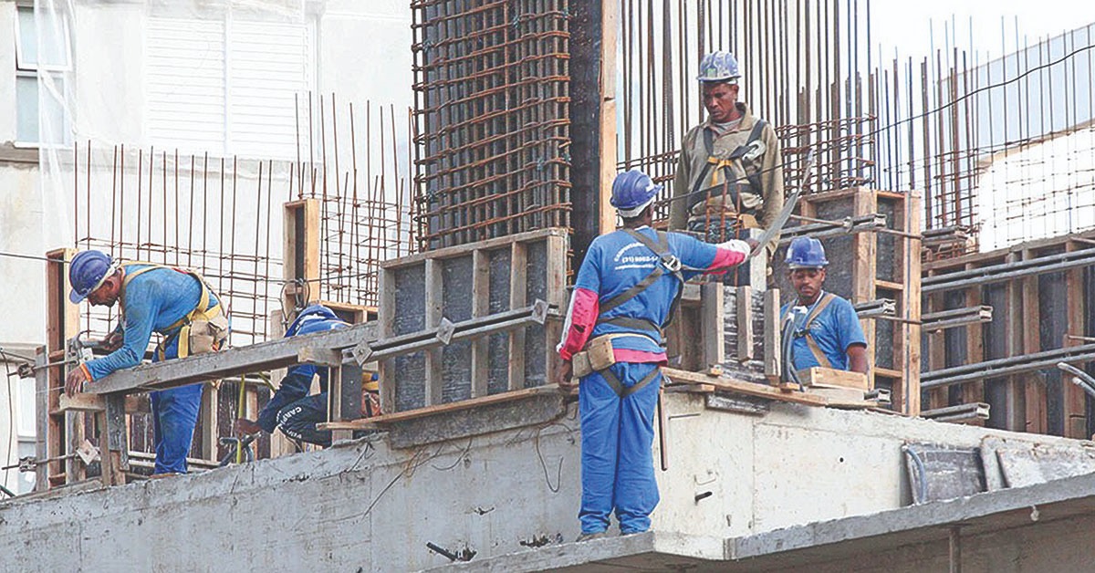 Custo da construção civil avança 4,57% em um ano e setor revisa crescimento