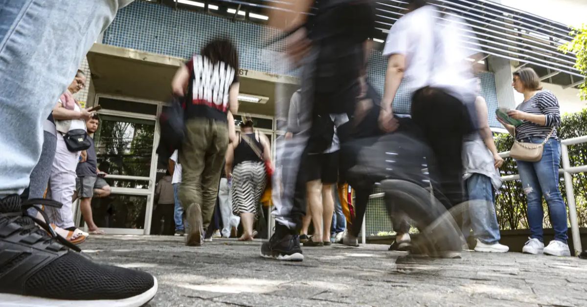 Enem 2025: 4,8 milhões participam do 1° dia de provas neste domingo
