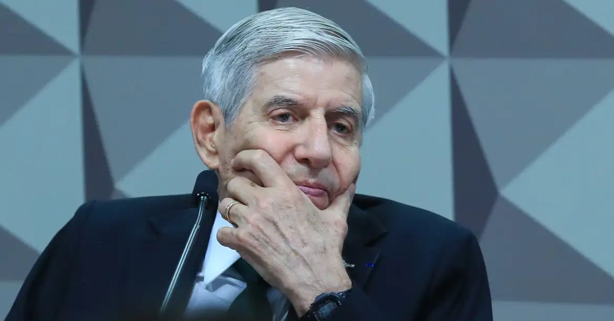 Moraes pede comprovação do histórico clínico de Augusto Heleno