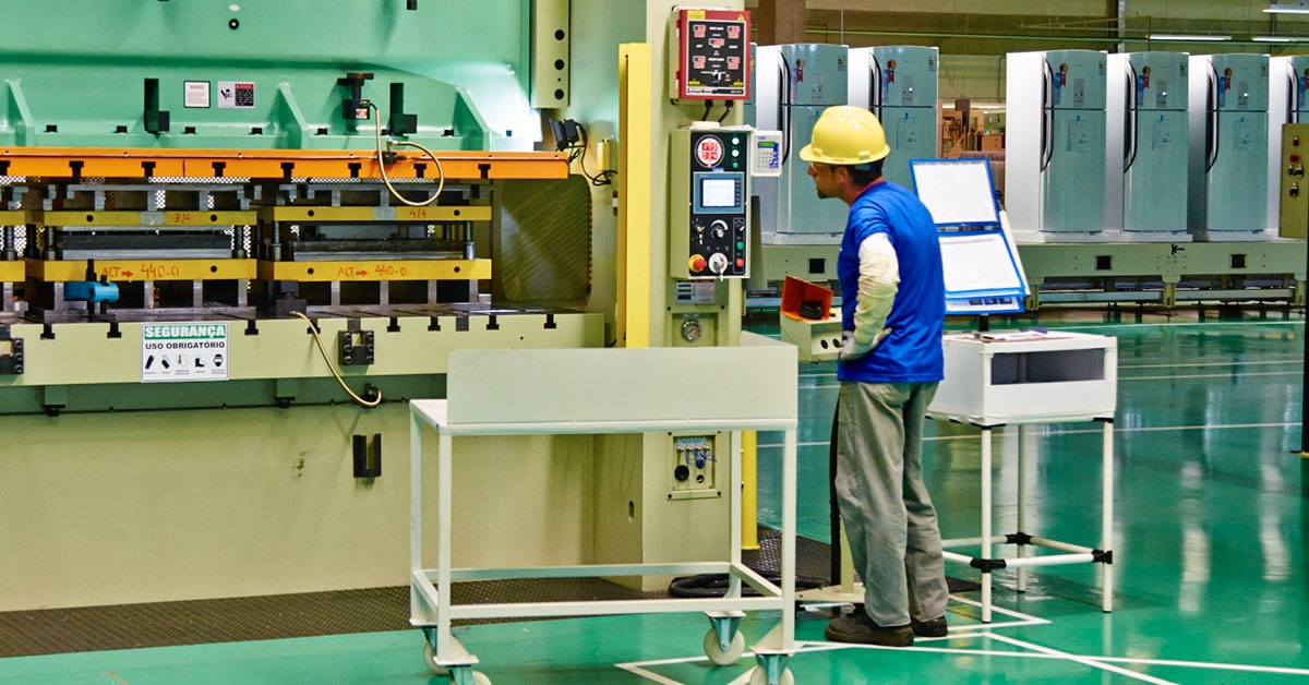 Com demanda de fim de ano, indústria mineira avança 2,7% em setembro