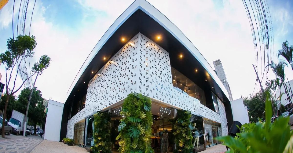 Y amplia operação digital com nova sede em BH e mira liderança na moda feminina on-line