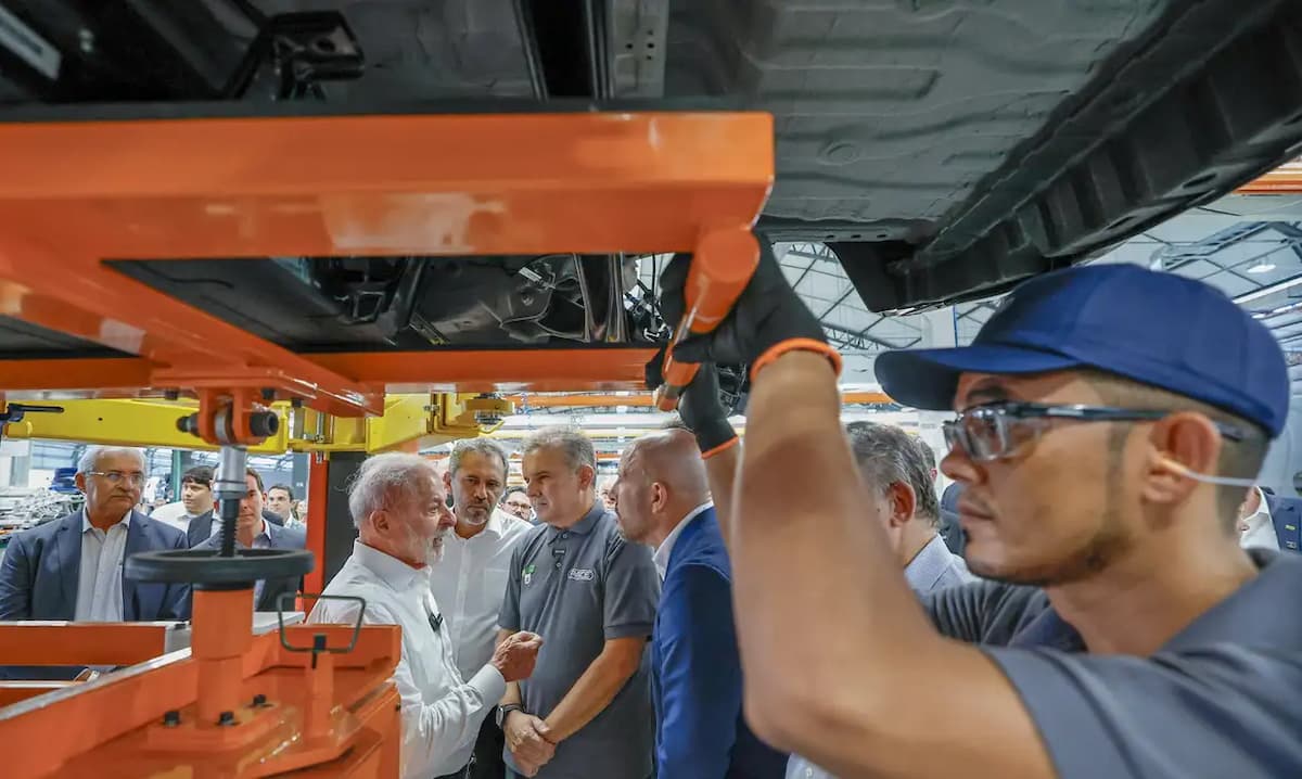 Lula diz que queda da pobreza está ligada à menor inflação e maiores salários